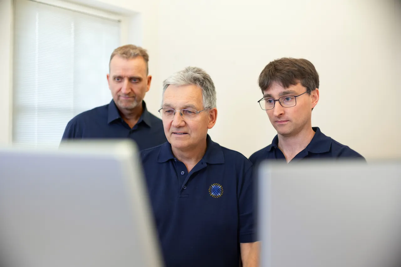 Befundung im Team am Bildschirm – KI unterstützt, der Mensch entscheidet.